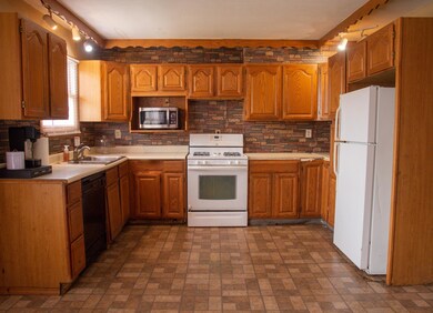 Plenty of Cabinets