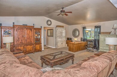 675 Maverick St, Central Point, OR 97502 - photo 7