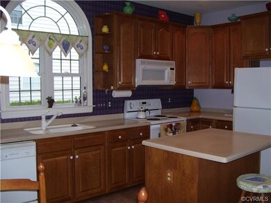 Lots & Lots of Cabinets !