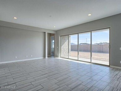 004_Warm Family Room