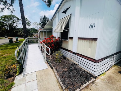 60 Phyllis Dr, Melbourne, FL 32934 - photo 2