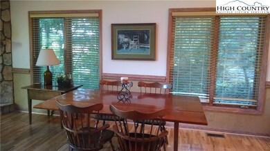 808A Glens Blvd, Banner Elk, NC 28604 - photo 3