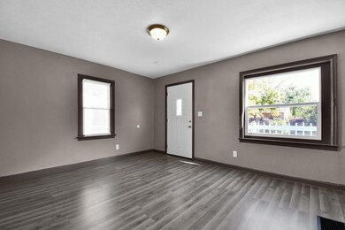 9-web-or-mls-2209-sagamore-rd