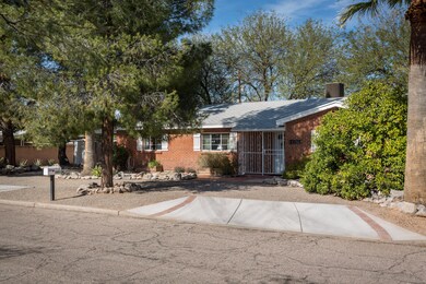 2801 E. Croyden-9914