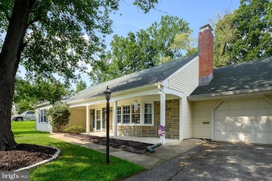 12128 Long Ridge Ln, Bowie, MD 20715 - photo 4