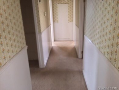 906 Thomas St, Statesville, NC 28677 - photo 7