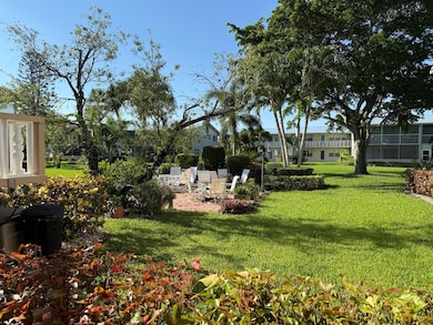 201 Cambridge I unit 2010, West Palm Beach, FL 33417 - photo 2