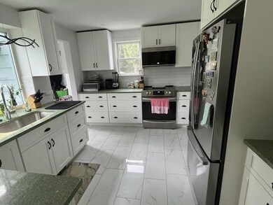 434 Circuit St, Hanover, MA 02339 - photo 5