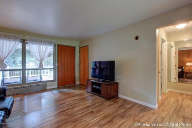 Entry & LV RM