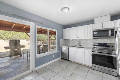 3607 W Avenue k11, Lancaster, CA 93536 - photo 2