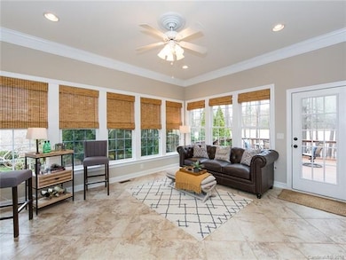 Gorgeous Sunroom open to Breakfast & Kitchen!