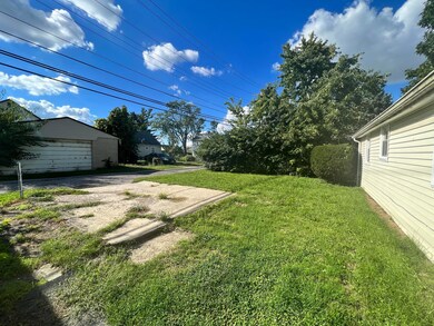 881 Barnett