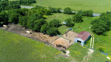 2729 Texas 37, Mount Vernon, TX 75457 - photo 2