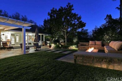 Another view of this gorgeous backyard...great for