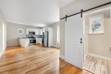 427 Spring St unit 1, Newport, RI 02840 - photo 5