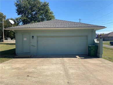 200 N Fulton St, Butler, MO 64730 - photo 4