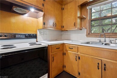 1111 Mackie Ave, Asheboro, NC 27205 - photo 3