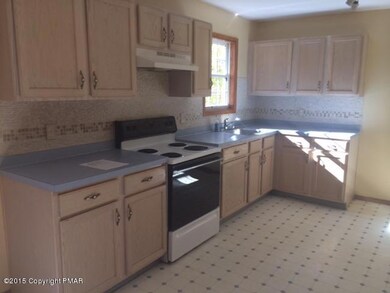 6586 Linden Dr, Tobyhanna, PA 18466 - photo 3