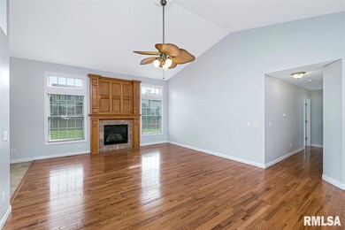 1611 W 69th St, Davenport, IA 52806 - photo 3