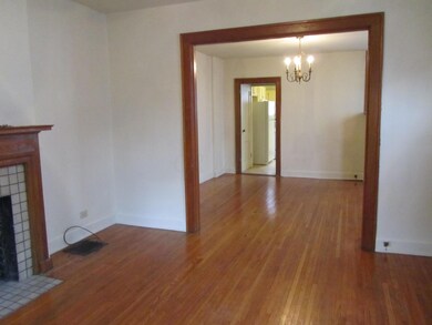 Living rm looking into dining rm