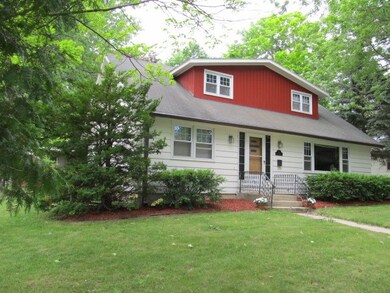 15 Grove St, Evansville, WI 53536 - photo 2