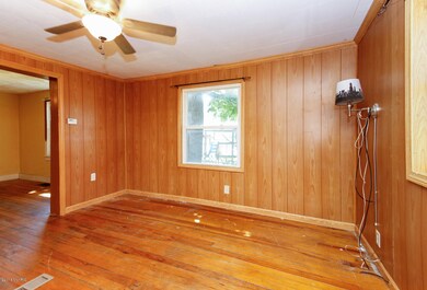 319 S Madison St, Marshall, MI 49068 - photo 3