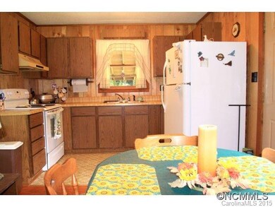 Kitchen dining room