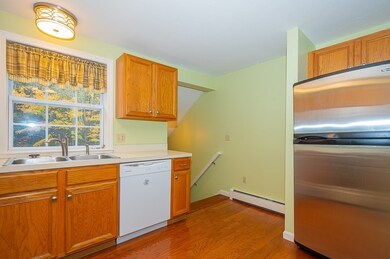 22 Gates Crossing unit 22, Leominster, MA 01453 - photo 2