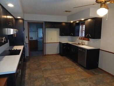 2326 Sioux Ave, Enid, OK 73703 - photo 6