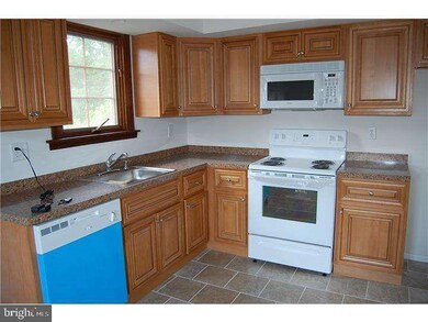 1110 Nicole Ln, Glenolden, PA 19036 - photo 4