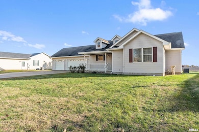 700 W Dean St, Virden, IL 62690 - photo 3