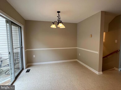 406 Hupps Hill Ct, Strasburg, VA 22657 - photo 4