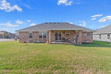 1214 S Fountain Dr-38