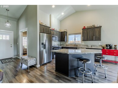 523 Leah Ln, Creswell, OR 97426 - photo 7