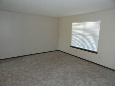 4728 Tate Dr, Oklahoma City, OK 73115 - photo 3