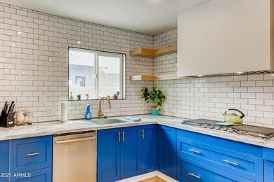14 Kitchen