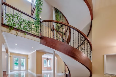 262 Harbor Acres Rd, Port Washington, NY 11050 - photo 5