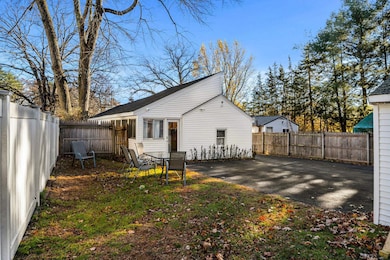 239 Broad St, Nashua, NH 03063 - photo 3