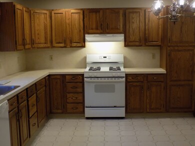 24 Wareham St unit R, Medford, MA 02155 - photo 2