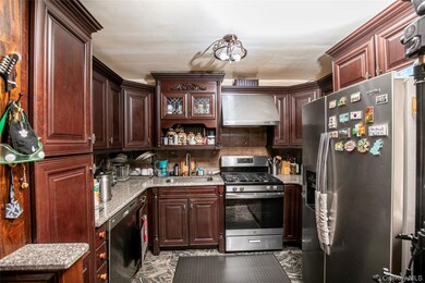 10124 78th St, Ozone Park, NY 11416 - photo 6