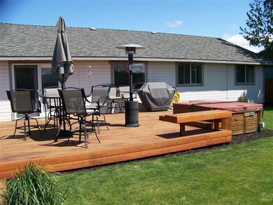 3057 SW Volcano Cir, Redmond, OR 97756 - photo 5