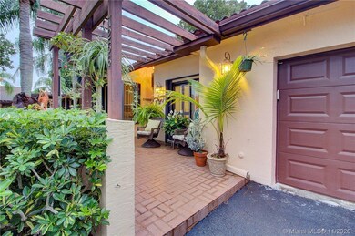 7256 Solandra Ln, Tamarac, FL 33321 - photo 3