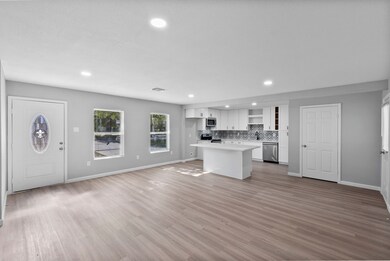 5207 Dewberry St, Houston, TX 77021 - photo 5