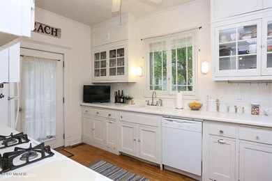 03_205NBarker_5_Kitchen_LowRes