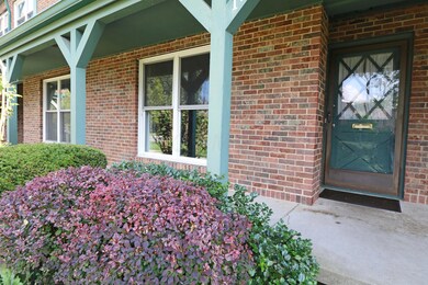 1539 Longeaton Dr unit 1539, Columbus, OH 43220 - photo 2