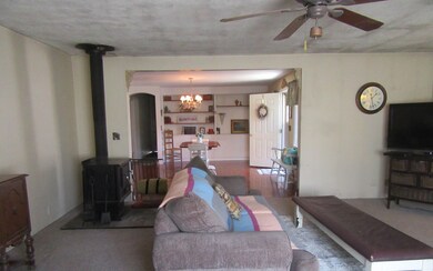 610 S Applegate Living Dining 1