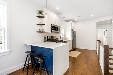 7 Reeds Ct unit 2, Somerville, MA 02145 - photo 2