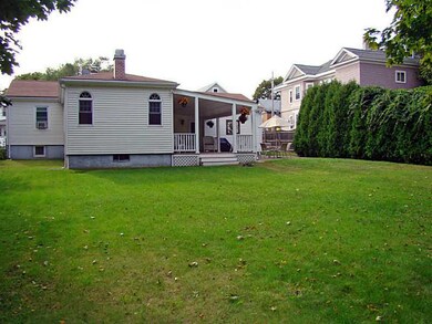 72 Gibbs Ave, Newport, RI 02840 - photo 5