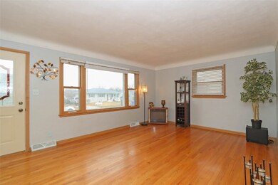 2825 Schultz Dr NW, Cedar Rapids, IA 52405 - photo 5