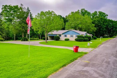 833 Smallee St, Alma, GA 31510 - photo 2